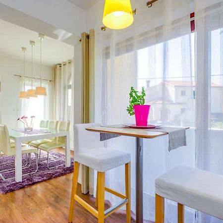 Cozy And Modern Apartments 카스타브 객실 사진