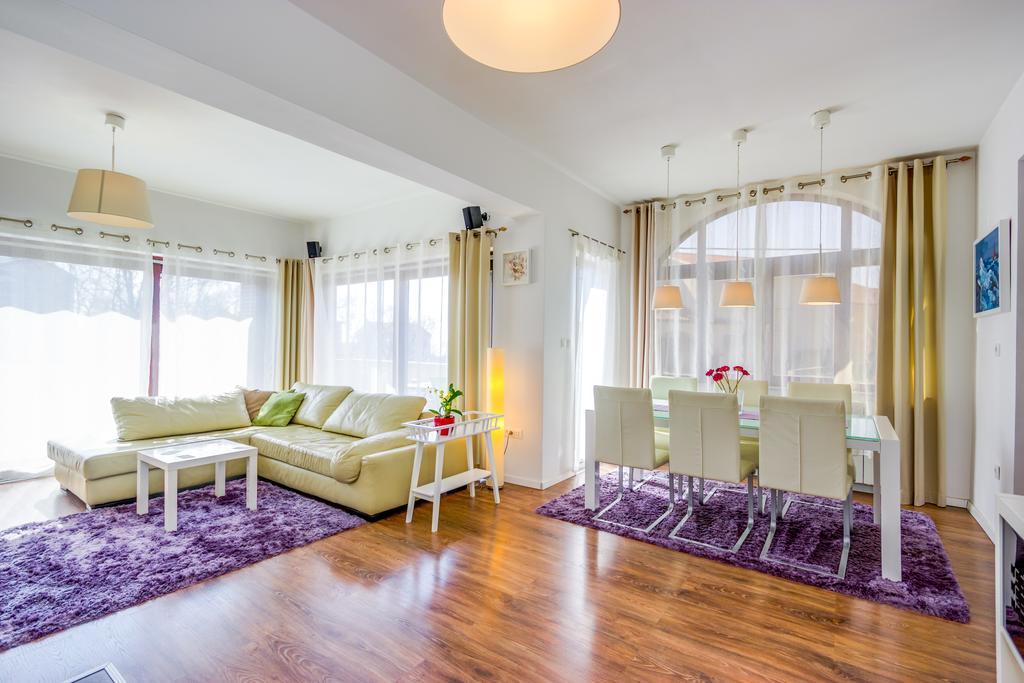 Cozy And Modern Apartments 카스타브 객실 사진