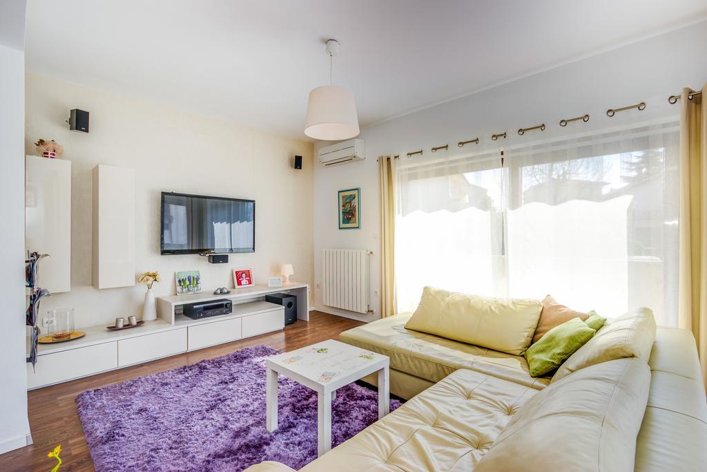 Cozy And Modern Apartments 카스타브 객실 사진