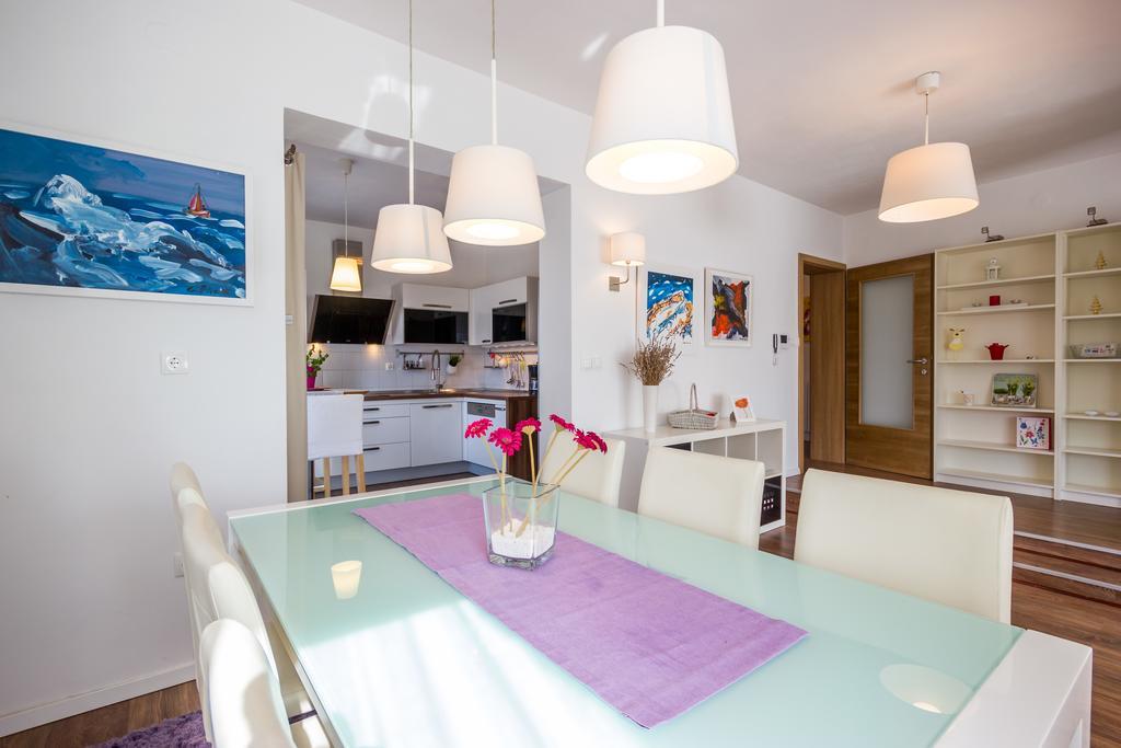 Cozy And Modern Apartments 카스타브 외부 사진