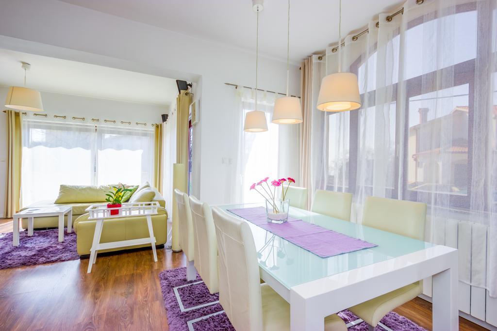Cozy And Modern Apartments 카스타브 외부 사진