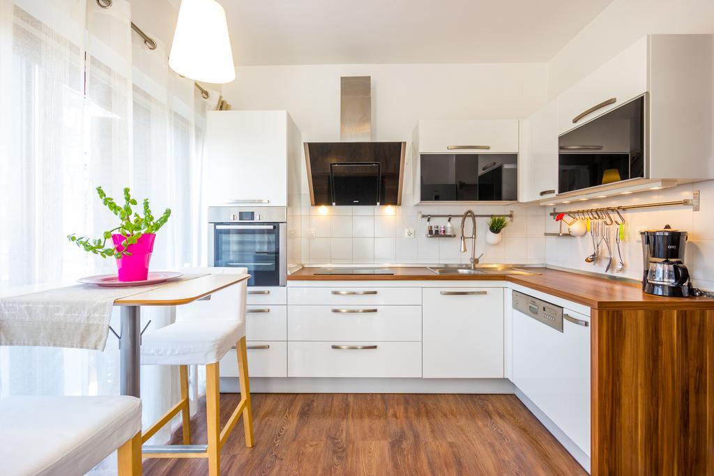 Cozy And Modern Apartments 카스타브 객실 사진